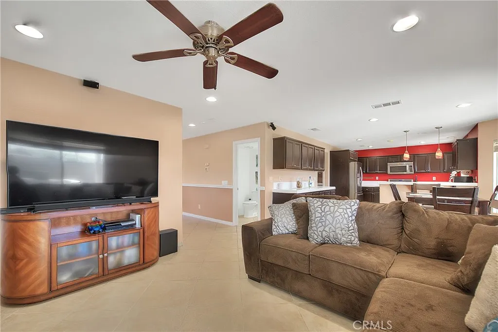 40688 La Salle, Murrieta, California 92563 home-pic-10