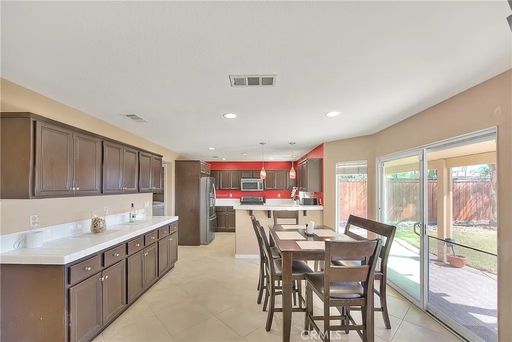 40688 La Salle, Murrieta, California 92563 home-pic-14