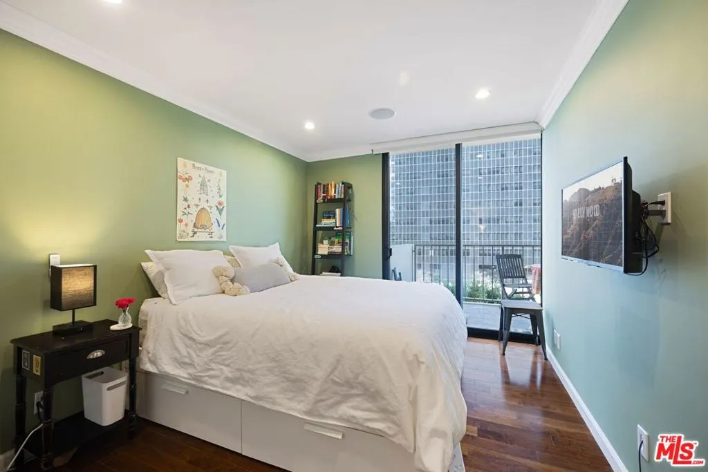 2160 Century Park East 411, Los Angeles, California 90067 home-pic-22