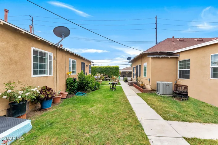 10333 S Inglewood Ave  -  HsHProd-32