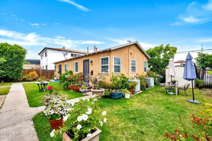 10333 S Inglewood Ave  -  HsHProd-29
