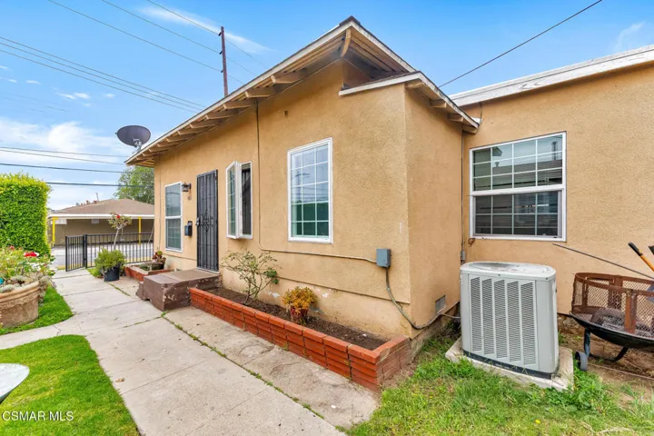 10333 S Inglewood Ave  -  HsHProd-25
