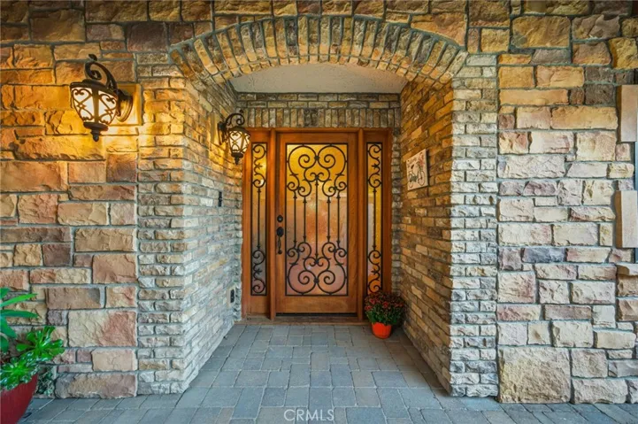 30297 Skippers Way, Canyon Lake, California 92587