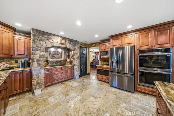 30297 Skippers Way, Canyon Lake, California 92587