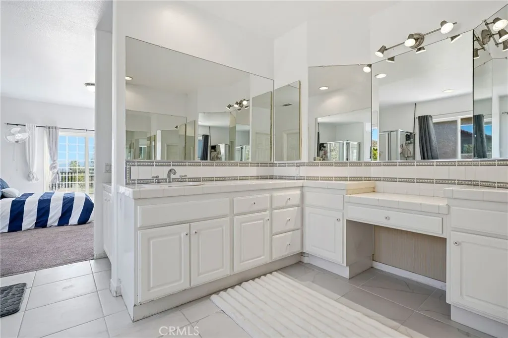 31509 Canyon View Drive, Lake Elsinore, California 92532 home-pic-31