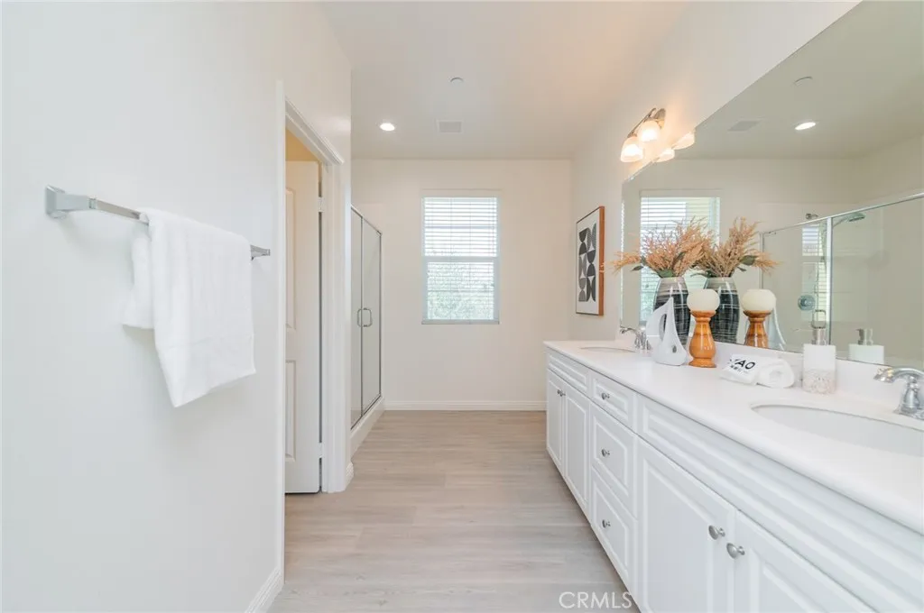 11515 Cambria Court, Chino, California 91710 home-pic-18