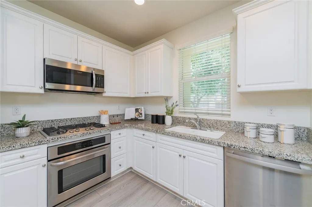 11515 Cambria Court, Chino, California 91710 home-pic-4
