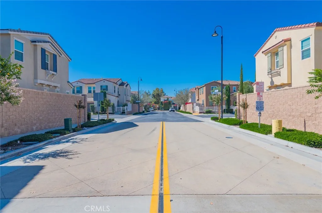 11515 Cambria Court, Chino, California 91710 home-pic-26
