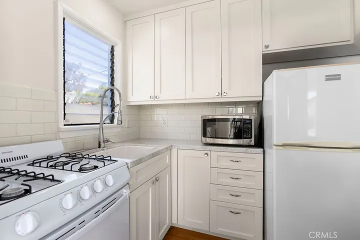 2315 1/2 Glenneyre, Laguna Beach, California 92651