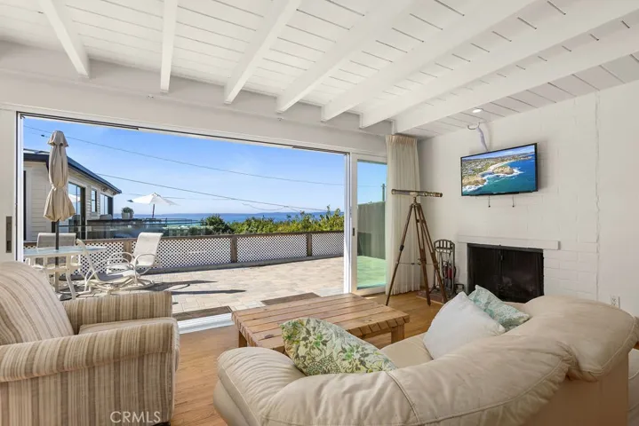 2315 1/2 Glenneyre, Laguna Beach, California 92651