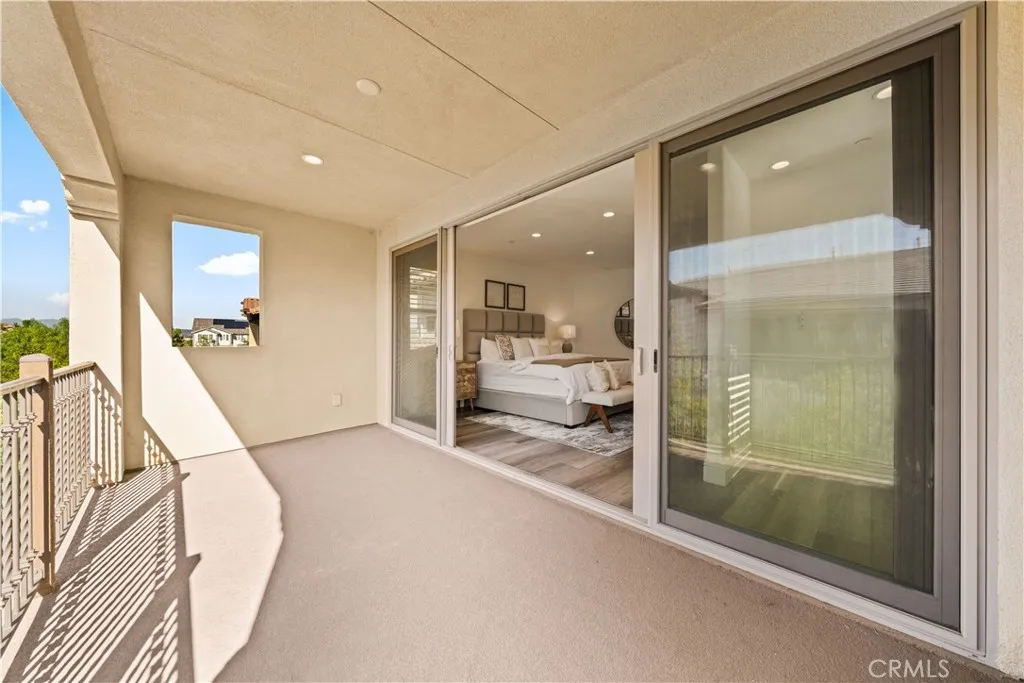 18 Windrow Road, Tustin, California 92782 home-pic-23