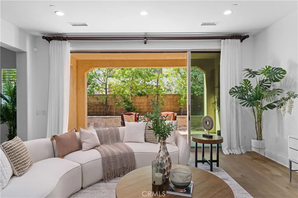 18 Windrow Road, Tustin, California 92782 home-pic-4