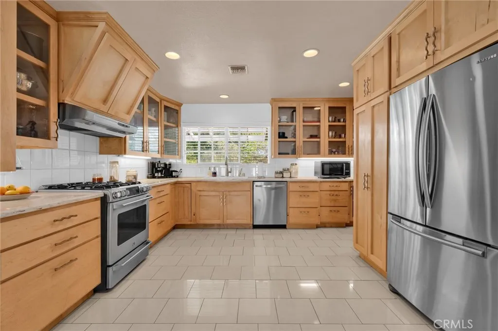 44211 11th E, Lancaster, California 93535 home-pic-7