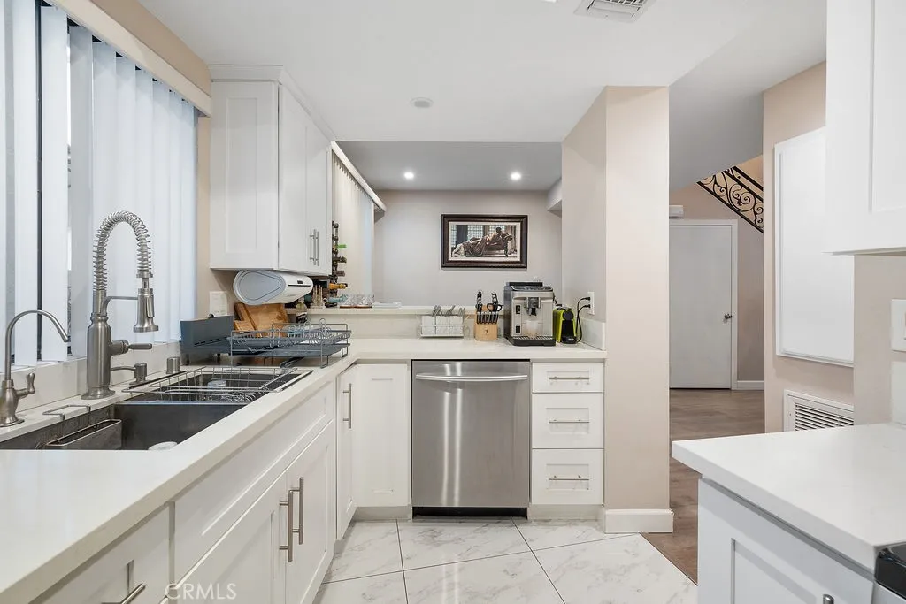 1340 Glenwood, Glendale, California 91201 home-pic-7