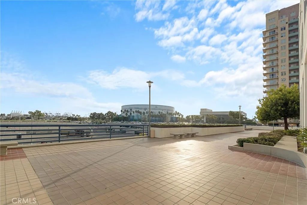 525 Seaside Way 411, Long Beach, California 90802 home-pic-39