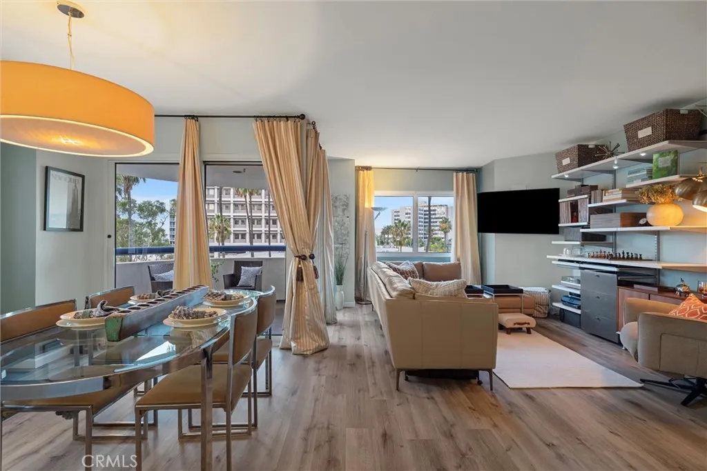 525 Seaside Way 411, Long Beach, California 90802 home-pic-2