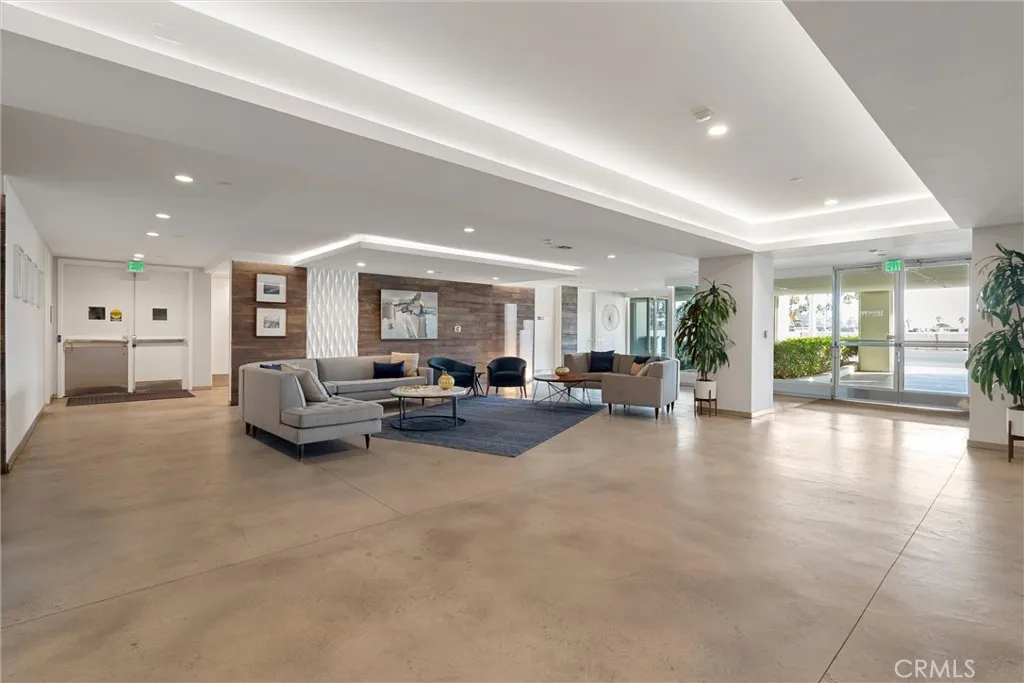 525 Seaside Way 411, Long Beach, California 90802 home-pic-40
