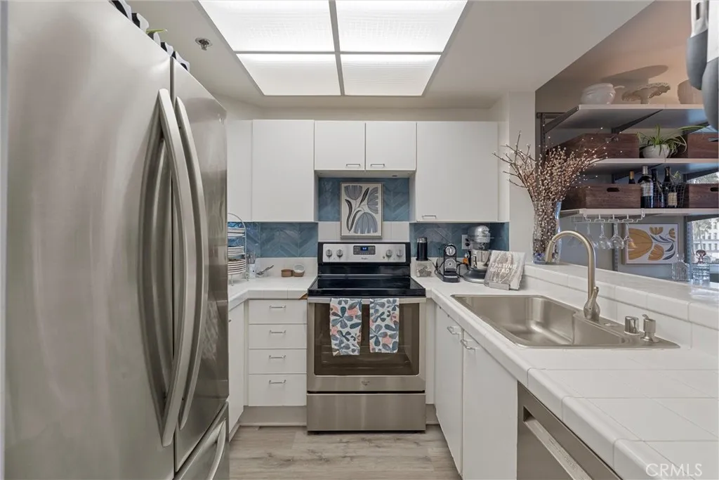 525 Seaside Way 411, Long Beach, California 90802 home-pic-12