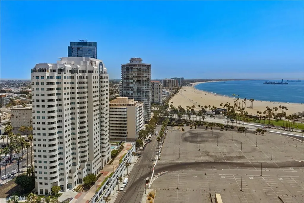 525 Seaside Way 411, Long Beach, California 90802 home-pic-52