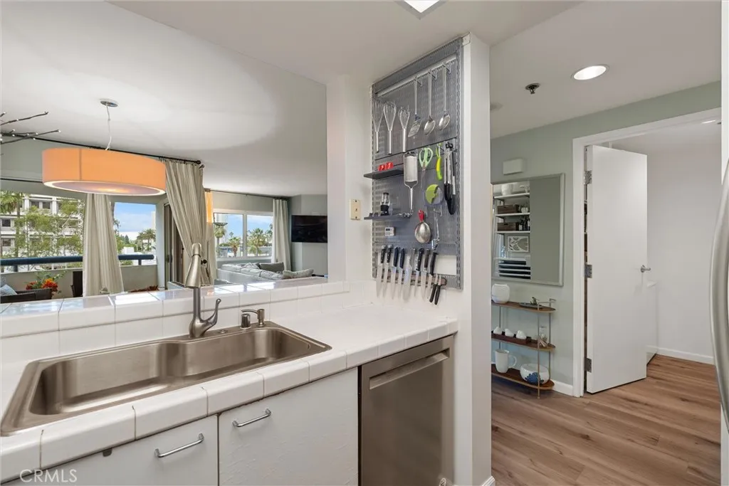 525 Seaside Way 411, Long Beach, California 90802 home-pic-13