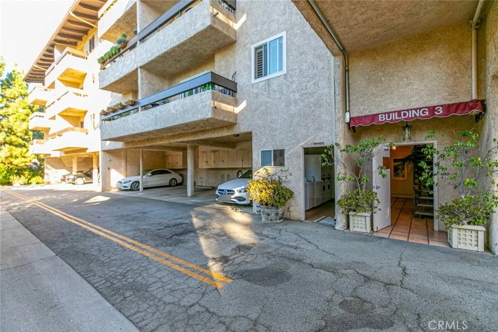 2700 Cahuenga Boulevard E 3104, Los Angeles, California 90068 home-pic-15