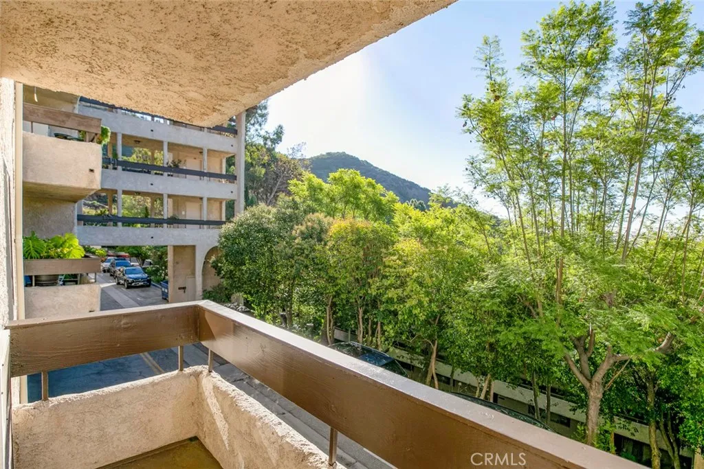 2700 Cahuenga Boulevard E 3104, Los Angeles, California 90068 home-pic-17