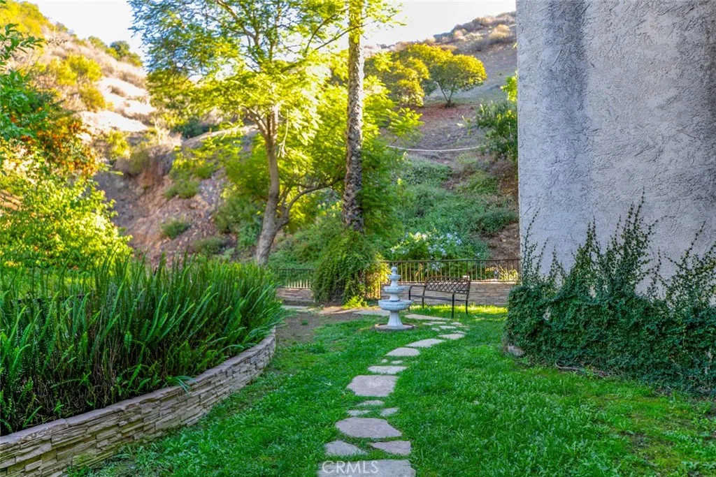 2700 Cahuenga Boulevard E 3104, Los Angeles, California 90068 home-pic-21