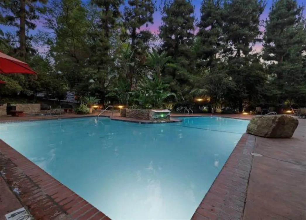 2700 Cahuenga Boulevard E 3104, Los Angeles, California 90068 home-pic-33