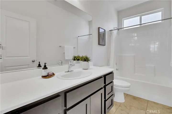 Upstairs hall bathroom