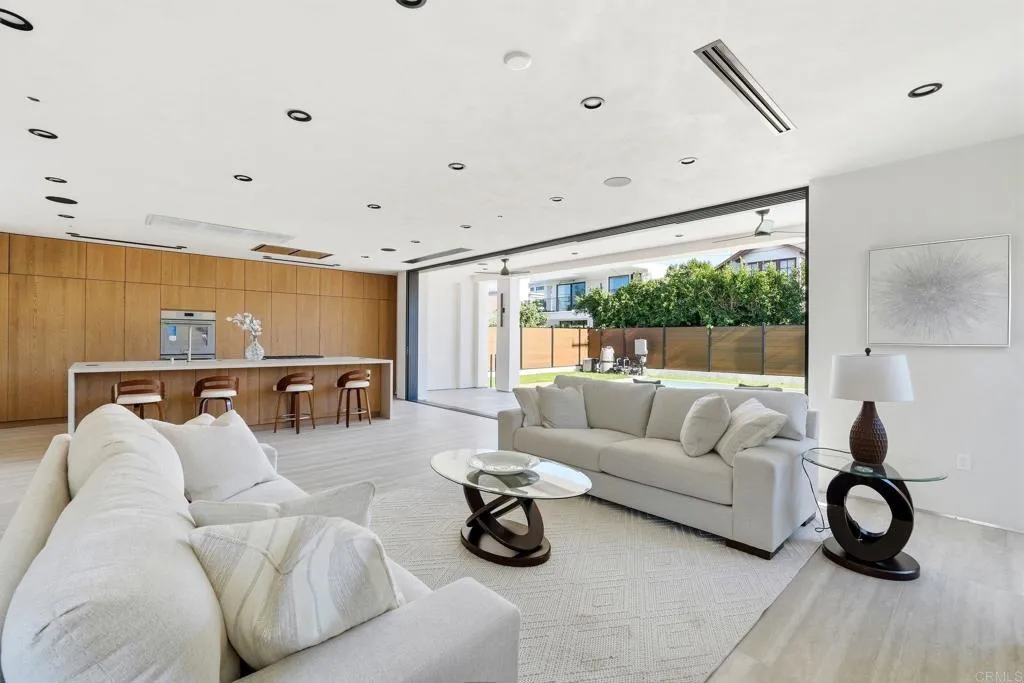 160 N Stanley Drive, Beverly Hills, California 90211 home-pic-17