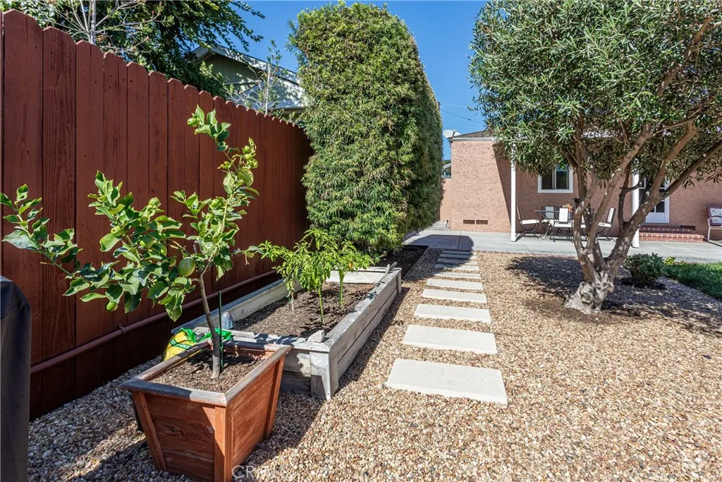 5407 Auckland, North Hollywood, California 91601 home-pic-43