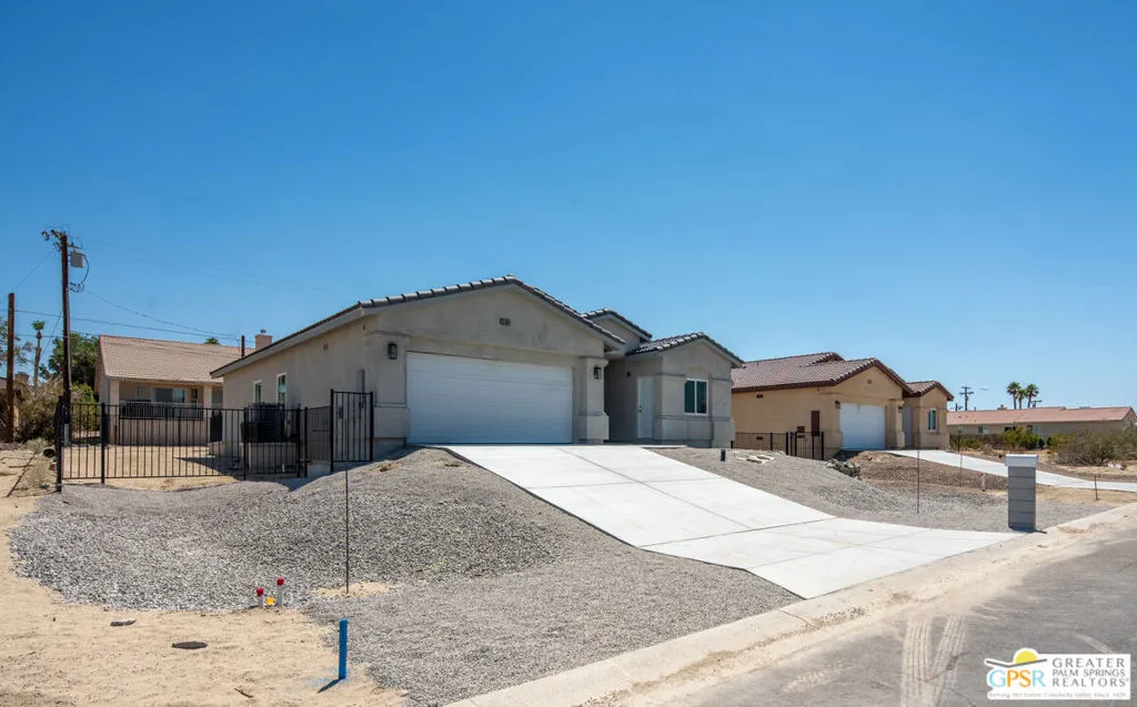 16364 Avenida Rambla, Desert Hot Springs, California 92240 home-pic-40
