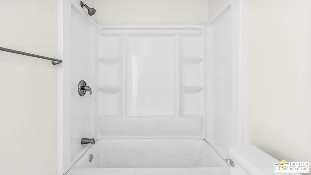 16364 Avenida Rambla, Desert Hot Springs, California 92240 home-pic-18