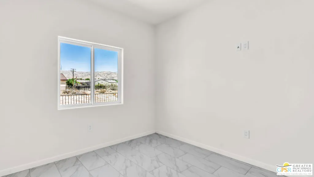 16364 Avenida Rambla, Desert Hot Springs, California 92240 home-pic-13