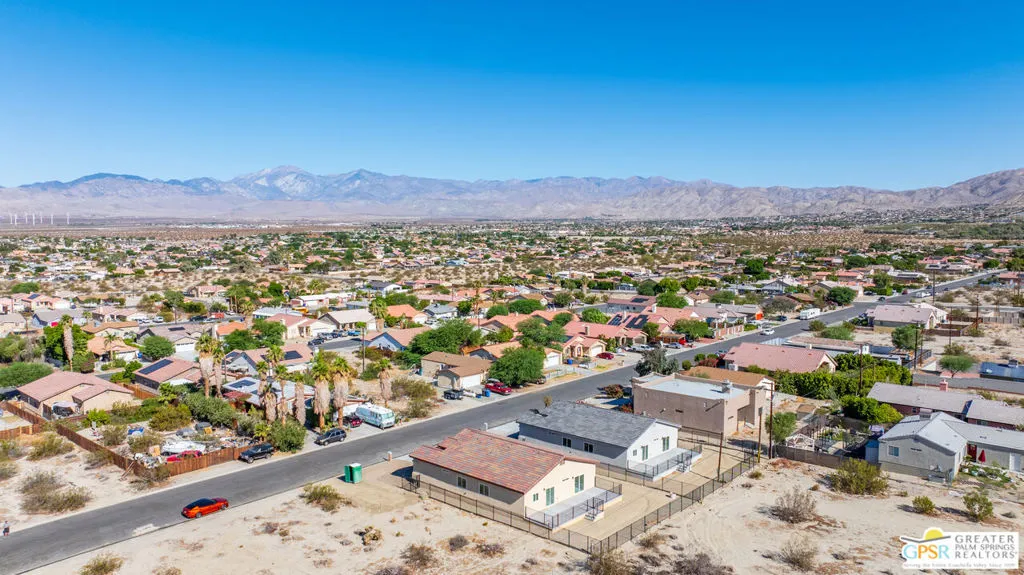 16288 Avenida Rambla, Desert Hot Springs, California 92240 home-pic-45