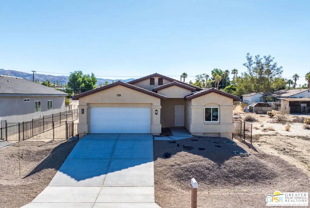 16288 Avenida Rambla, Desert Hot Springs, California 92240 home-pic-2