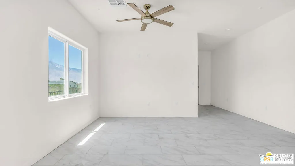 16288 Avenida Rambla, Desert Hot Springs, California 92240 home-pic-4