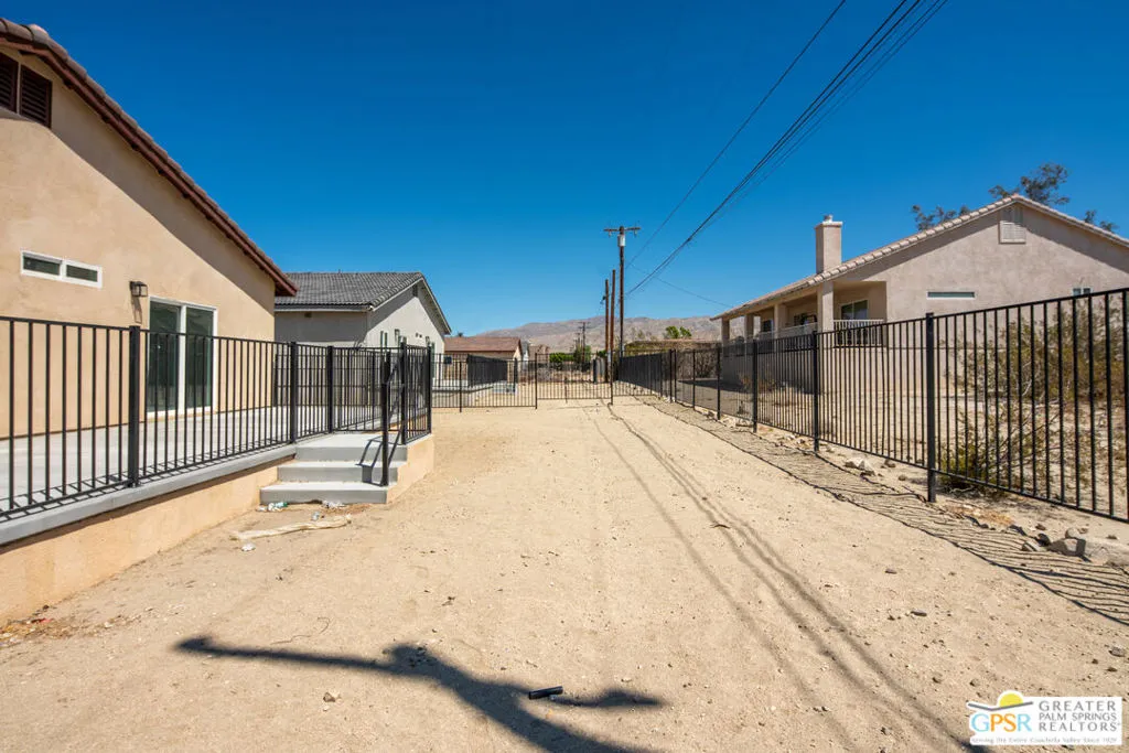 16388 Avenida Rambla, Desert Hot Springs, California 92240 home-pic-38