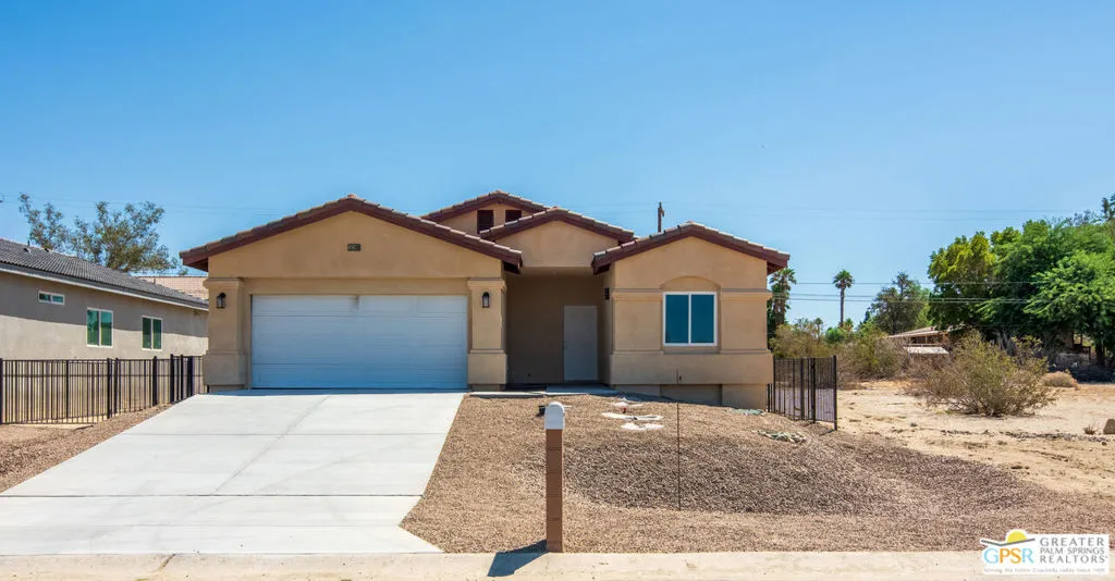 16388 Avenida Rambla, Desert Hot Springs, California 92240 home-pic-2
