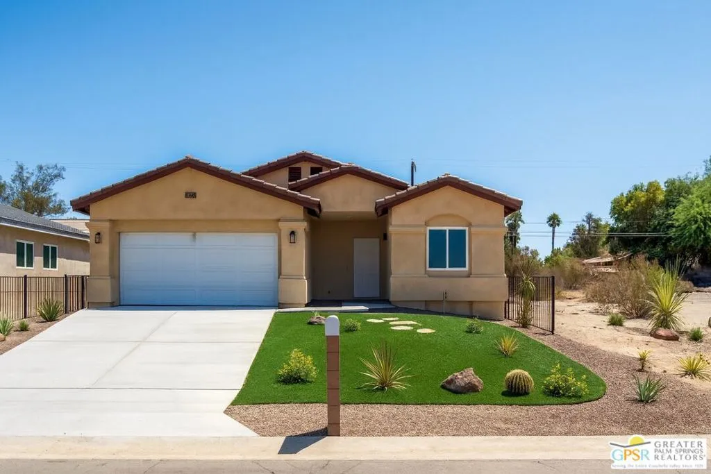 16388 Avenida Rambla, Desert Hot Springs, California 92240 home-pic-1