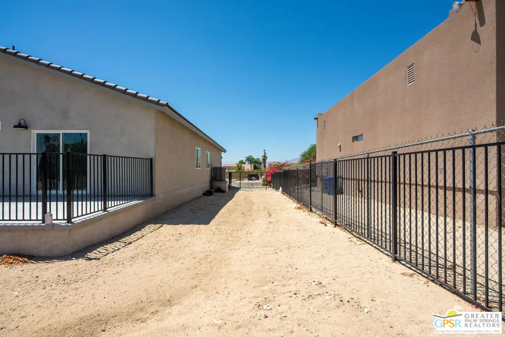16264 Avenida Rambla, Desert Hot Springs, California 92240 home-pic-42