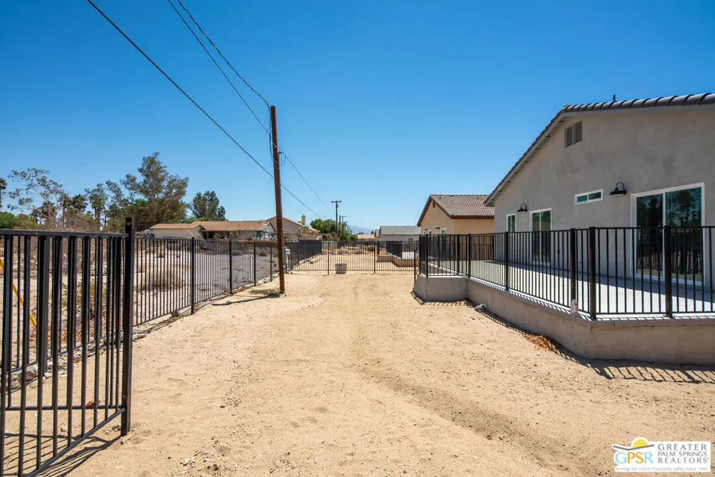 16264 Avenida Rambla, Desert Hot Springs, California 92240 home-pic-43