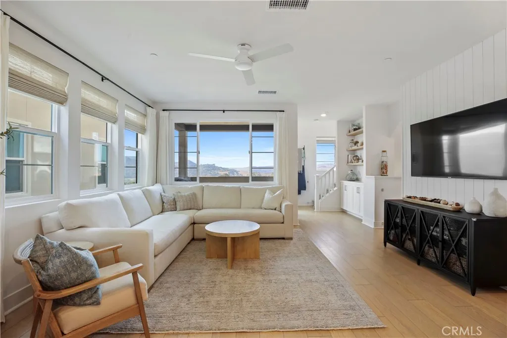 371 Gelding Way, Rancho Mission Viejo, California 92694 home-pic-0