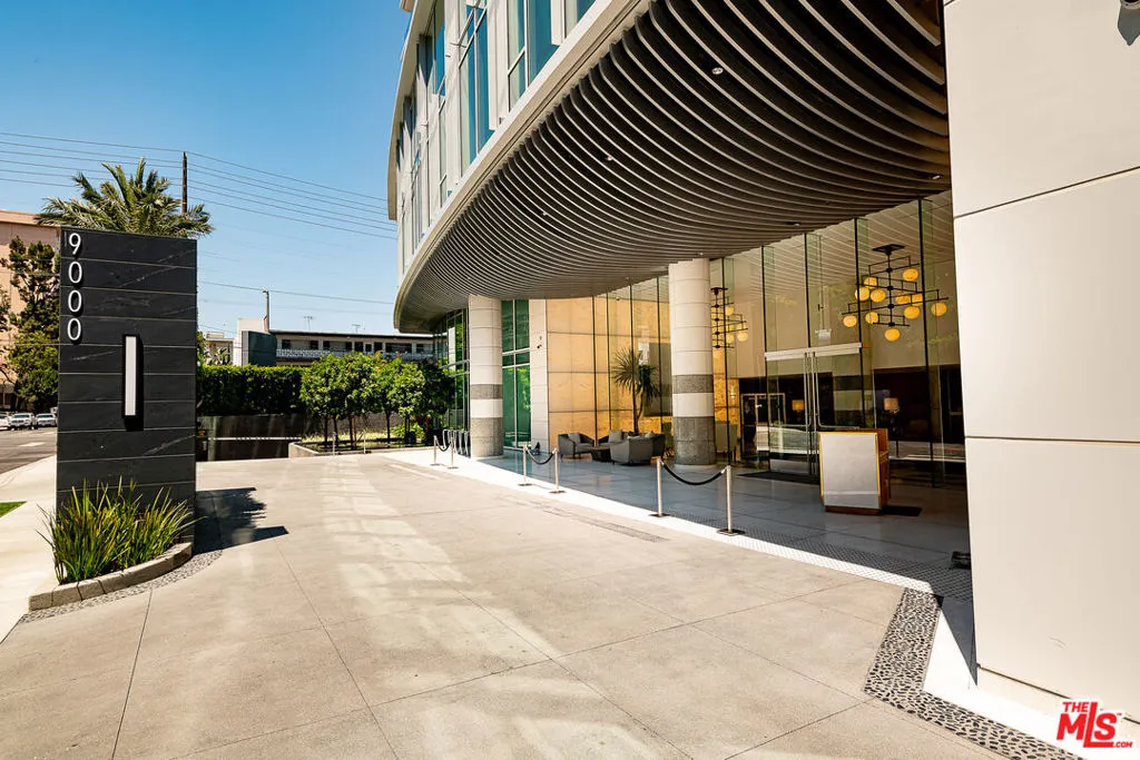 9000 W 3rd Street 208, Los Angeles, California 90048 home-pic-2