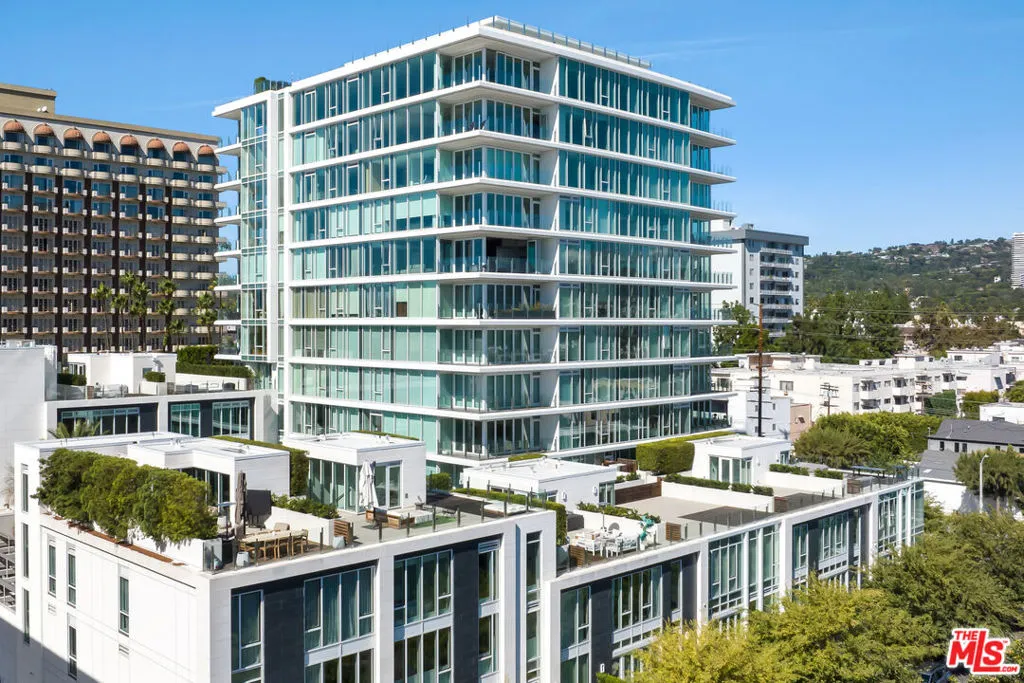 9000 W 3rd Street 208, Los Angeles, California 90048 home-pic-0