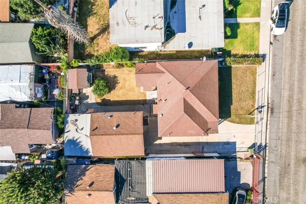 814 W Maple Street, Compton, California 90220 home-pic-1