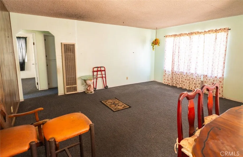 814 W Maple Street, Compton, California 90220 home-pic-5