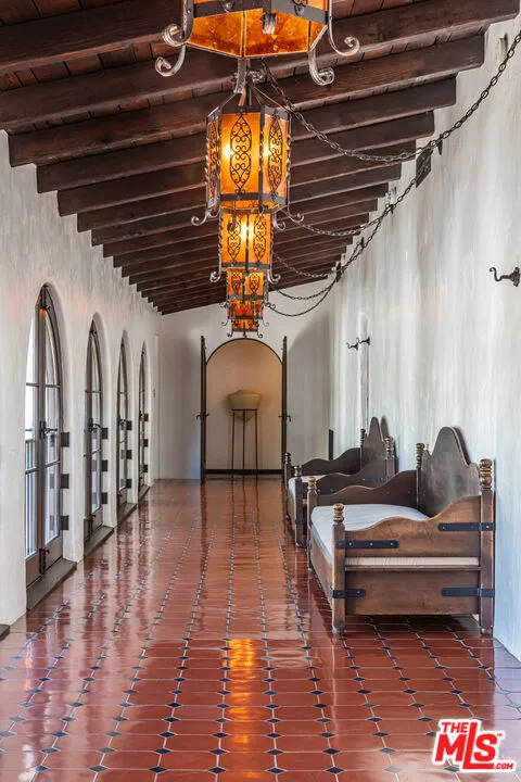 820 N Roxbury Drive, Beverly Hills, California 90210 home-pic-16