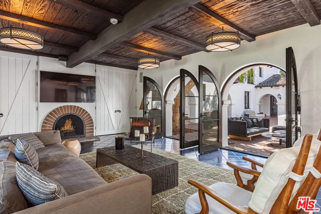 820 N Roxbury Drive, Beverly Hills, California 90210 home-pic-13