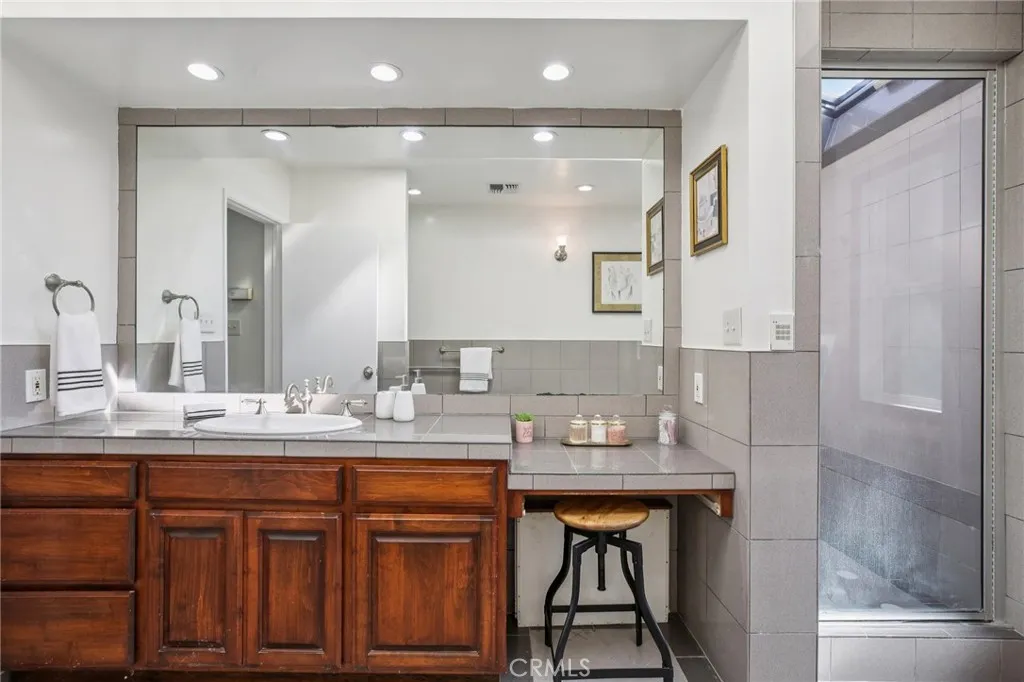 367 Ultimo, Long Beach, California 90814 home-pic-24